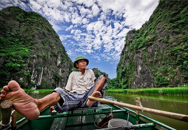 Trang An Boat Tour, Which Is Best Routes, Tips, Entrance Fee, Opening Hours