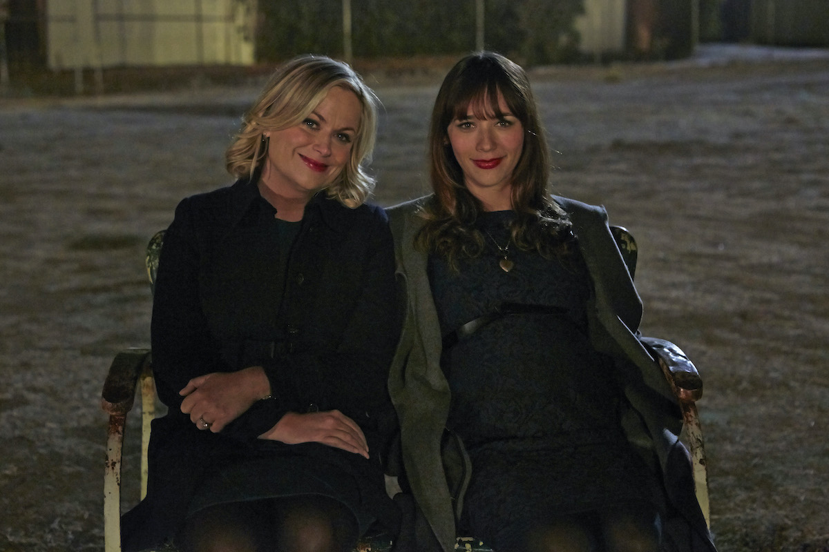 Amy Poehler Confessed Rashida Jones Was Left Out Of 'Parks And Recreation'  Group Texts