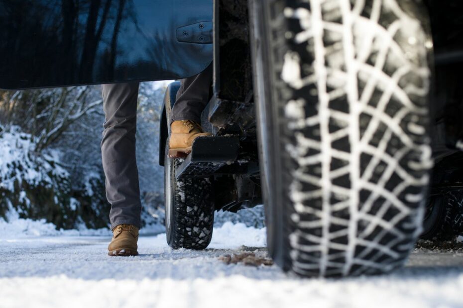 All Season Tires Vs. Snow Tires | Can You Use All Season Tires In The Snow?